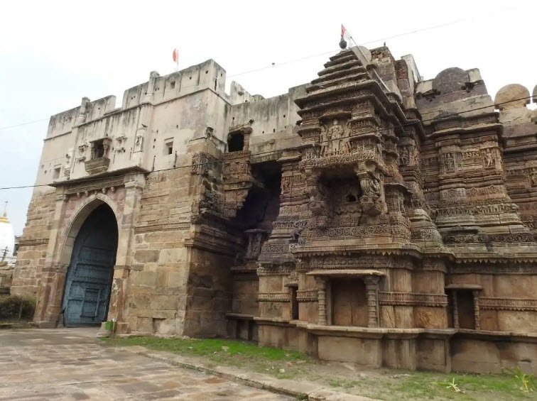 Dabhoi Fort, Vadodara, Gujarat - Vushii.com
